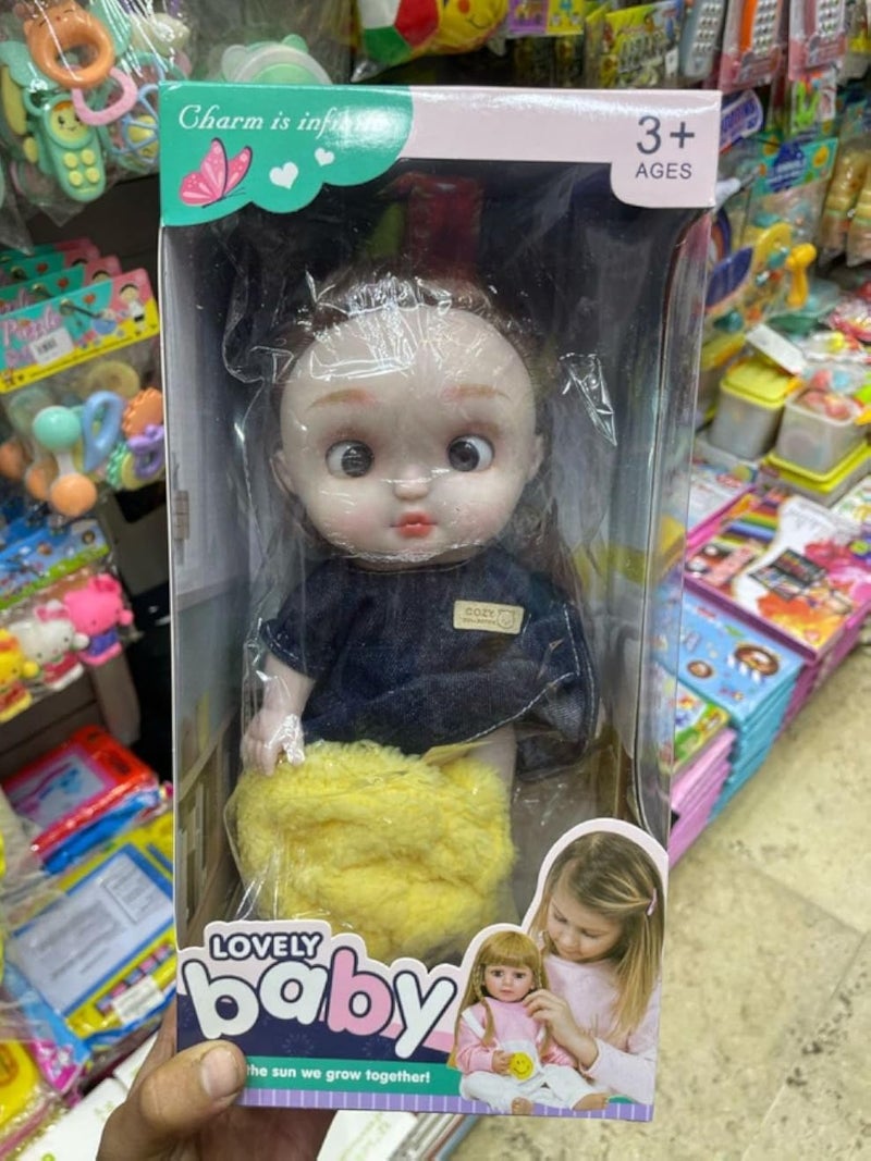 دمية رائعة وجميلة ومتعددة الألوان